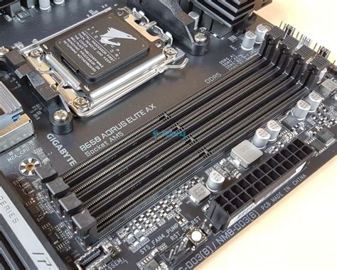 motherboard with 4 dimm slots